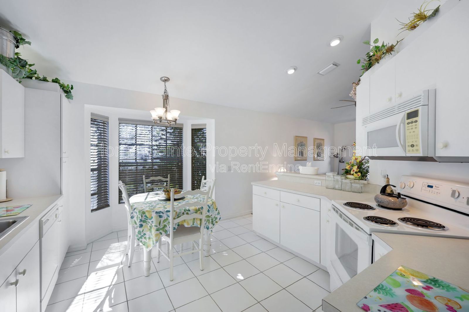 Furnished 2-Bedroom Condo in Estero – Available For SHORT-TERM RENTAL! property image