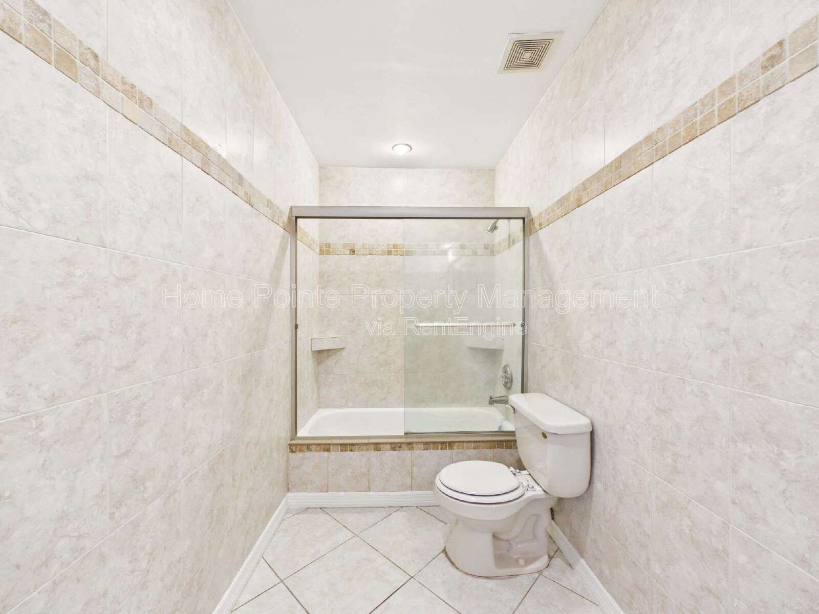 Beautifully Updated 2-Bed, 2-Bath Condo in South Pointe Villas property image