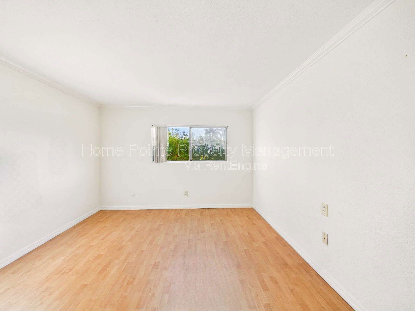 Beautifully Updated 2-Bed, 2-Bath Condo in South Pointe Villas property image