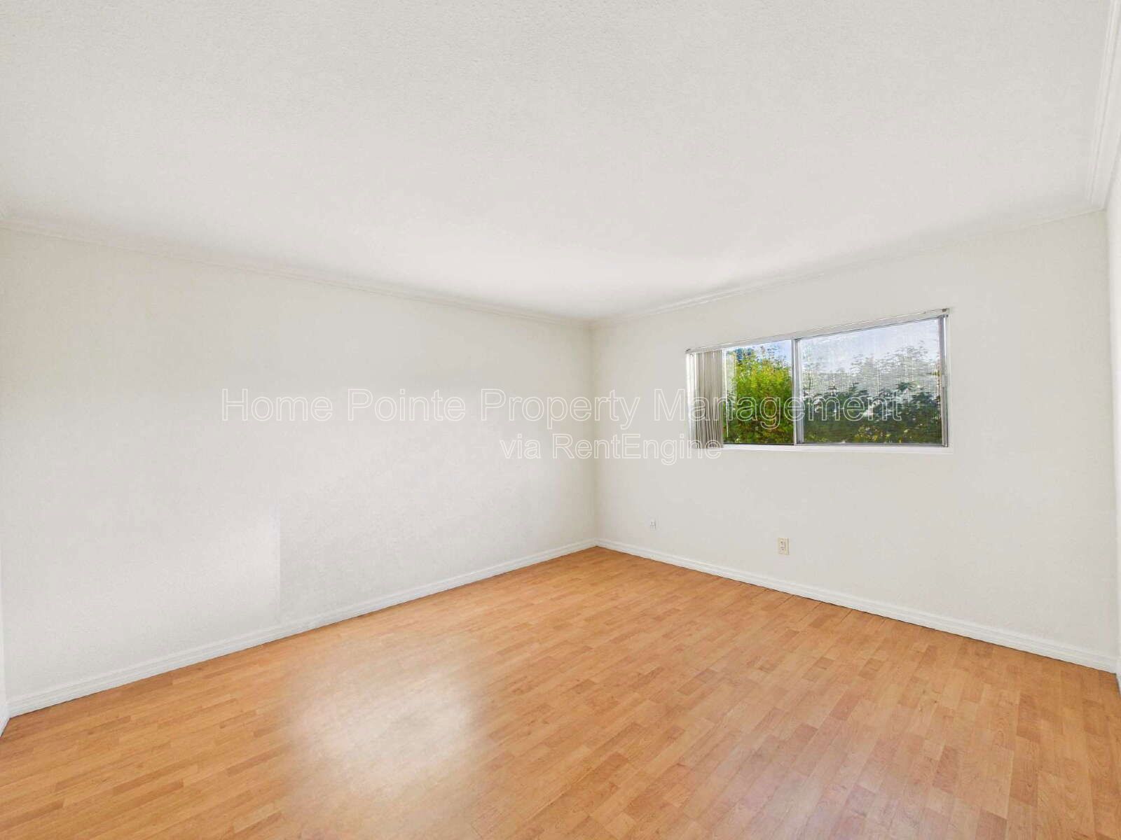 Beautifully Updated 2-Bed, 2-Bath Condo in South Pointe Villas property image