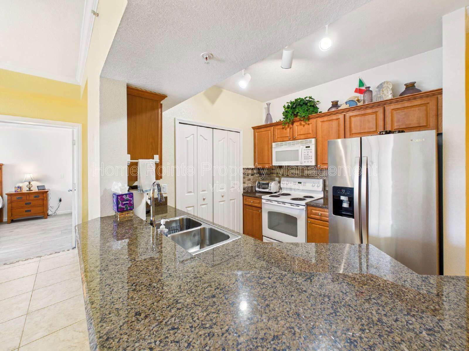 Naples Seasonal Rental – Furnished 2BR Positano Place ( April for $3495/mo) property image