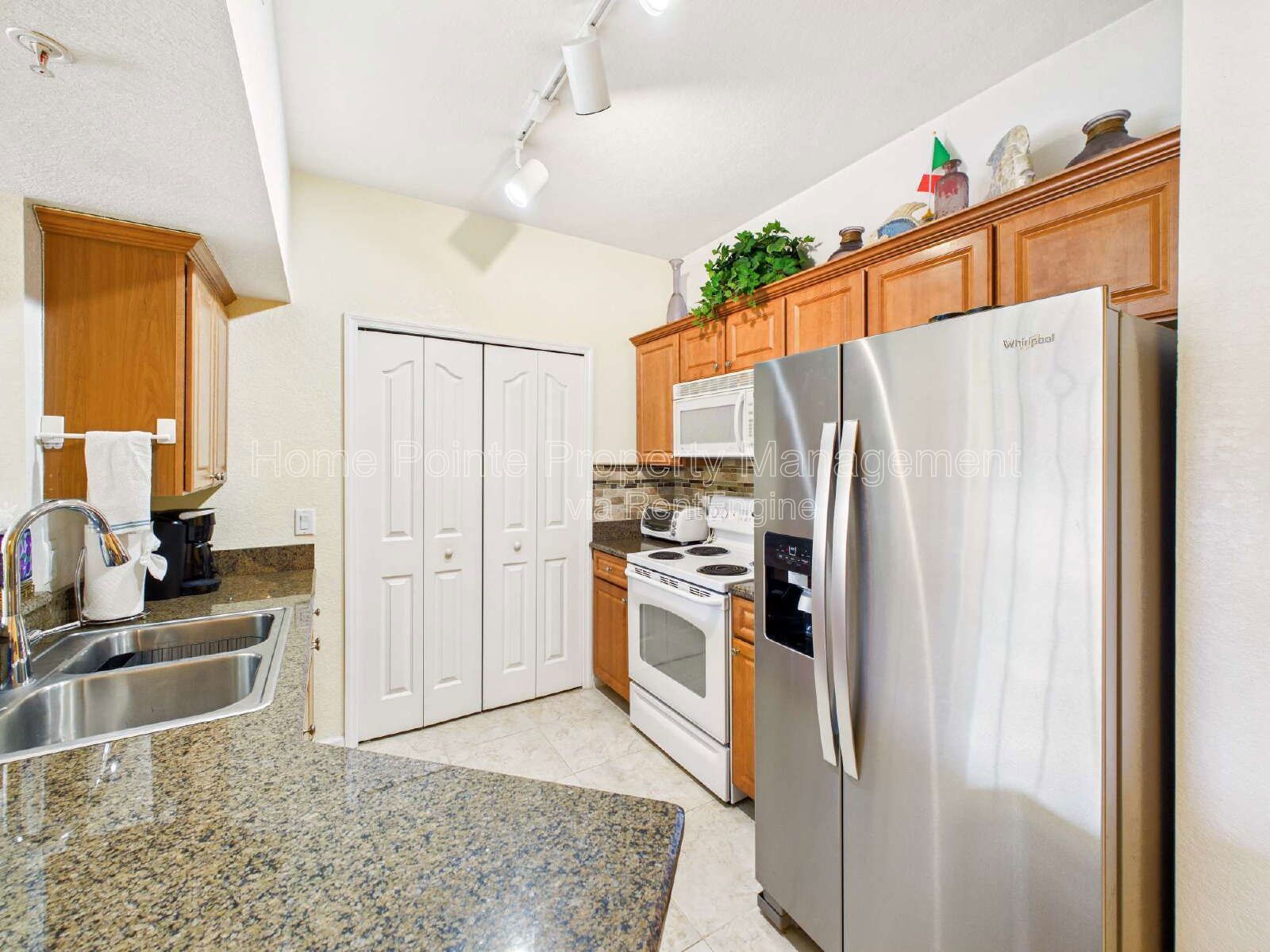 Naples Seasonal Rental – Furnished 2BR Positano Place ( April for $3495/mo) property image