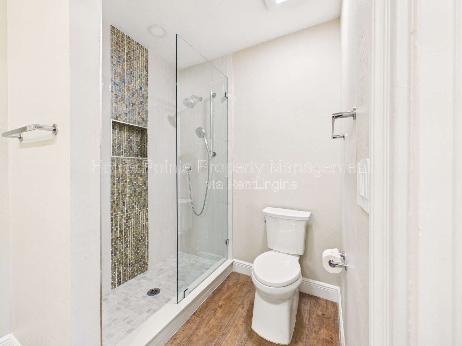 Elegant Two-Story Home with 4 Bedrooms, Den, and Ample Parking property image