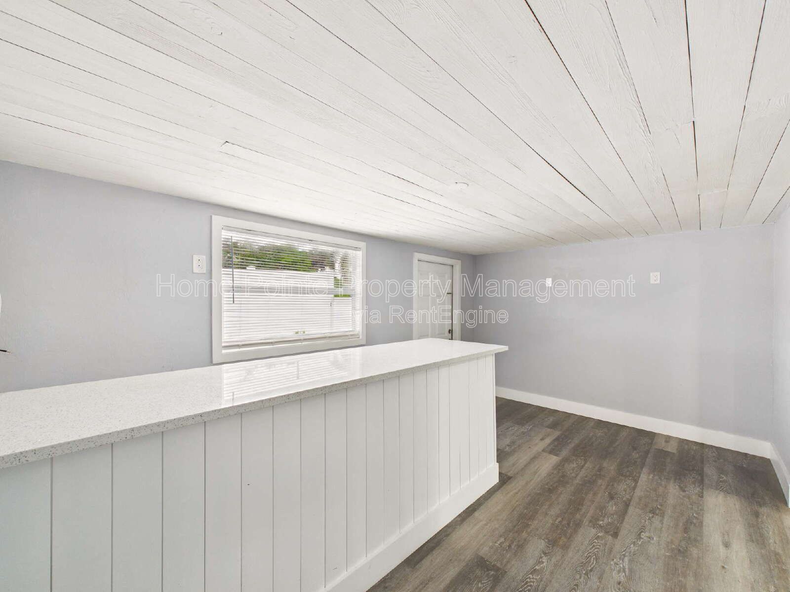 Bright & Pet-Friendly 2BR Home in River Park – Available May 1, 2026 (Yearly Lease) property image