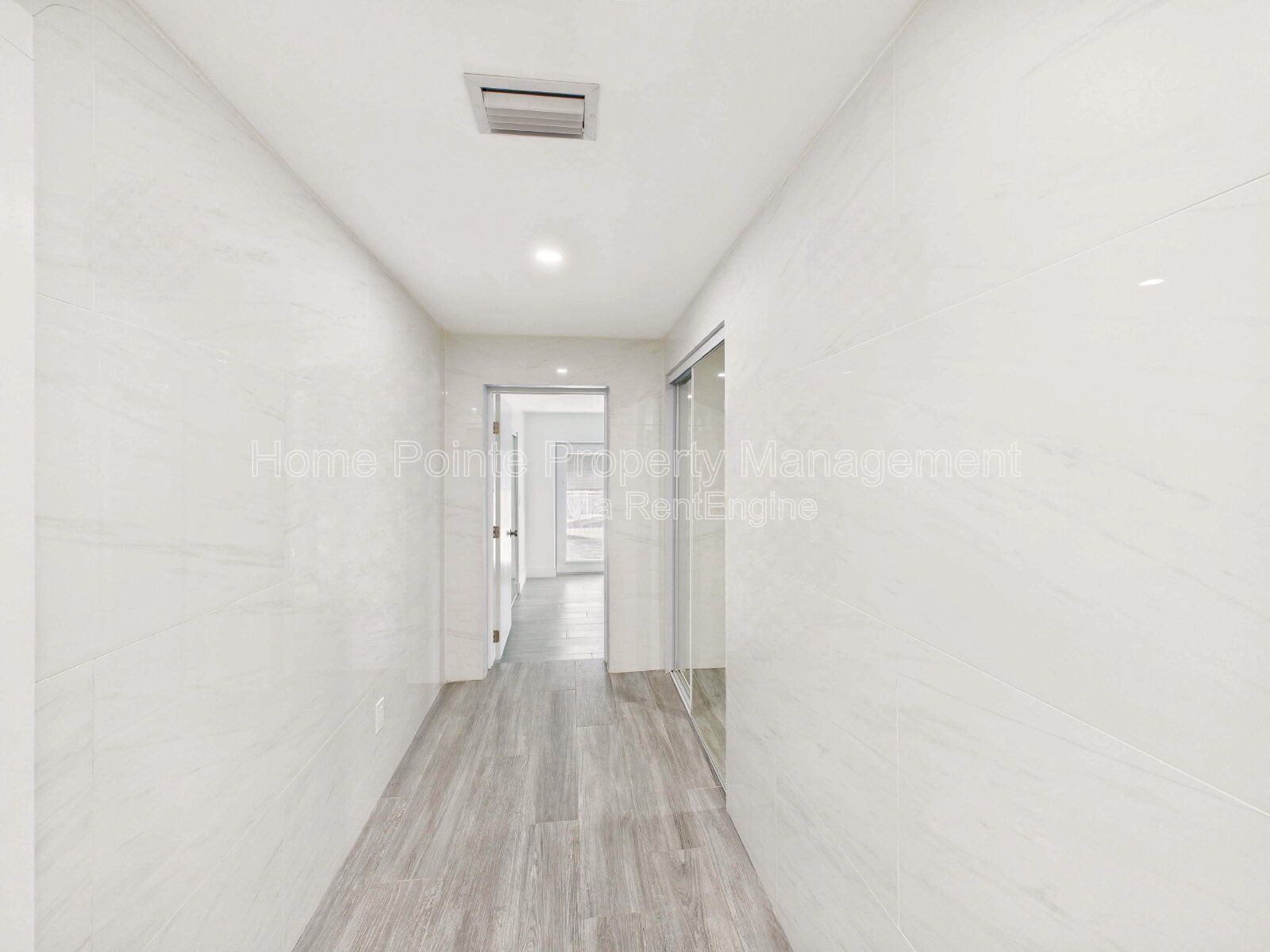 Bright & Pet-Friendly 2BR Home in River Park – Available May 1, 2026 (Yearly Lease) property image