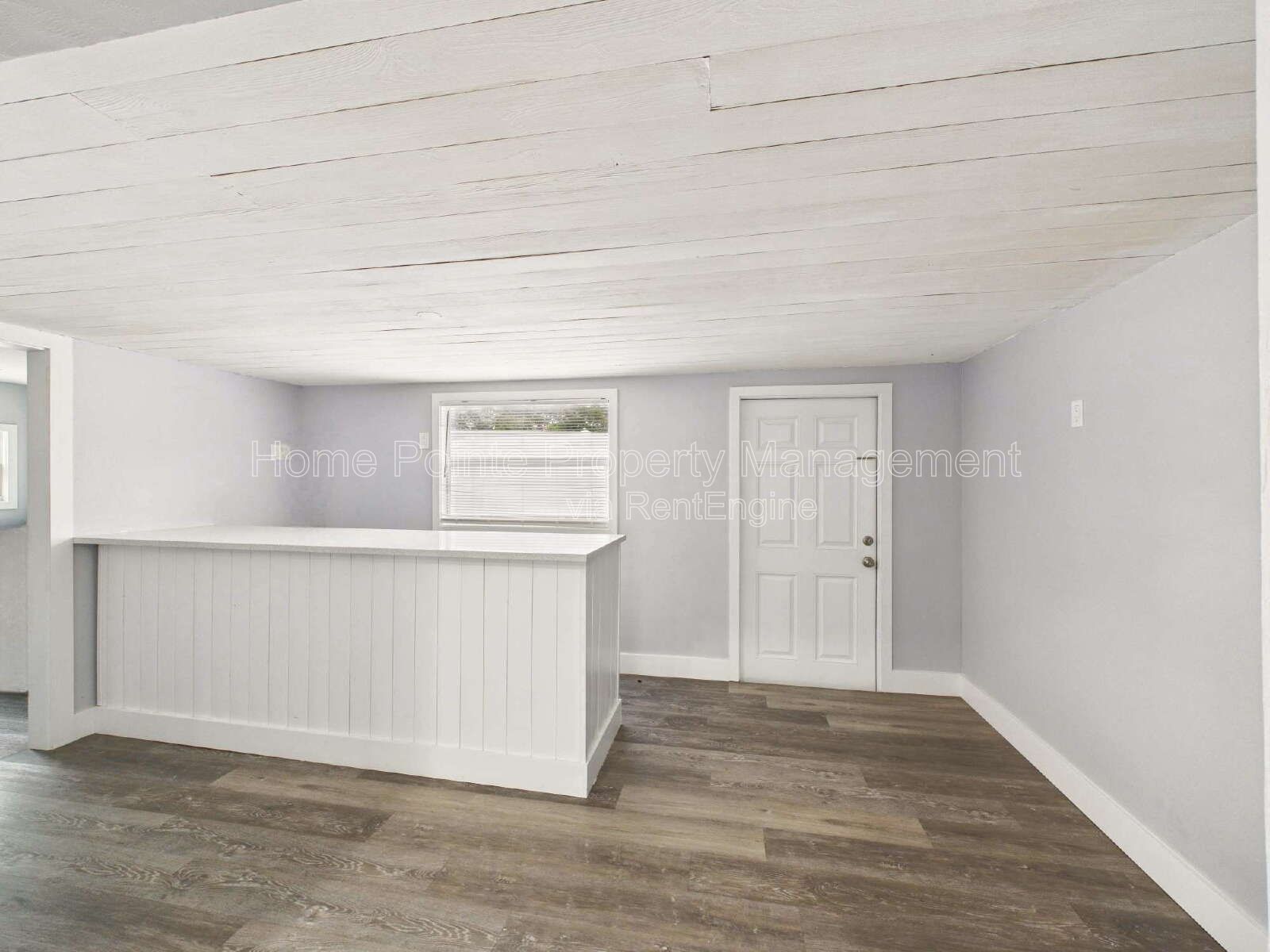 Bright & Pet-Friendly 2BR Home in River Park – Available May 1, 2026 (Yearly Lease) property image