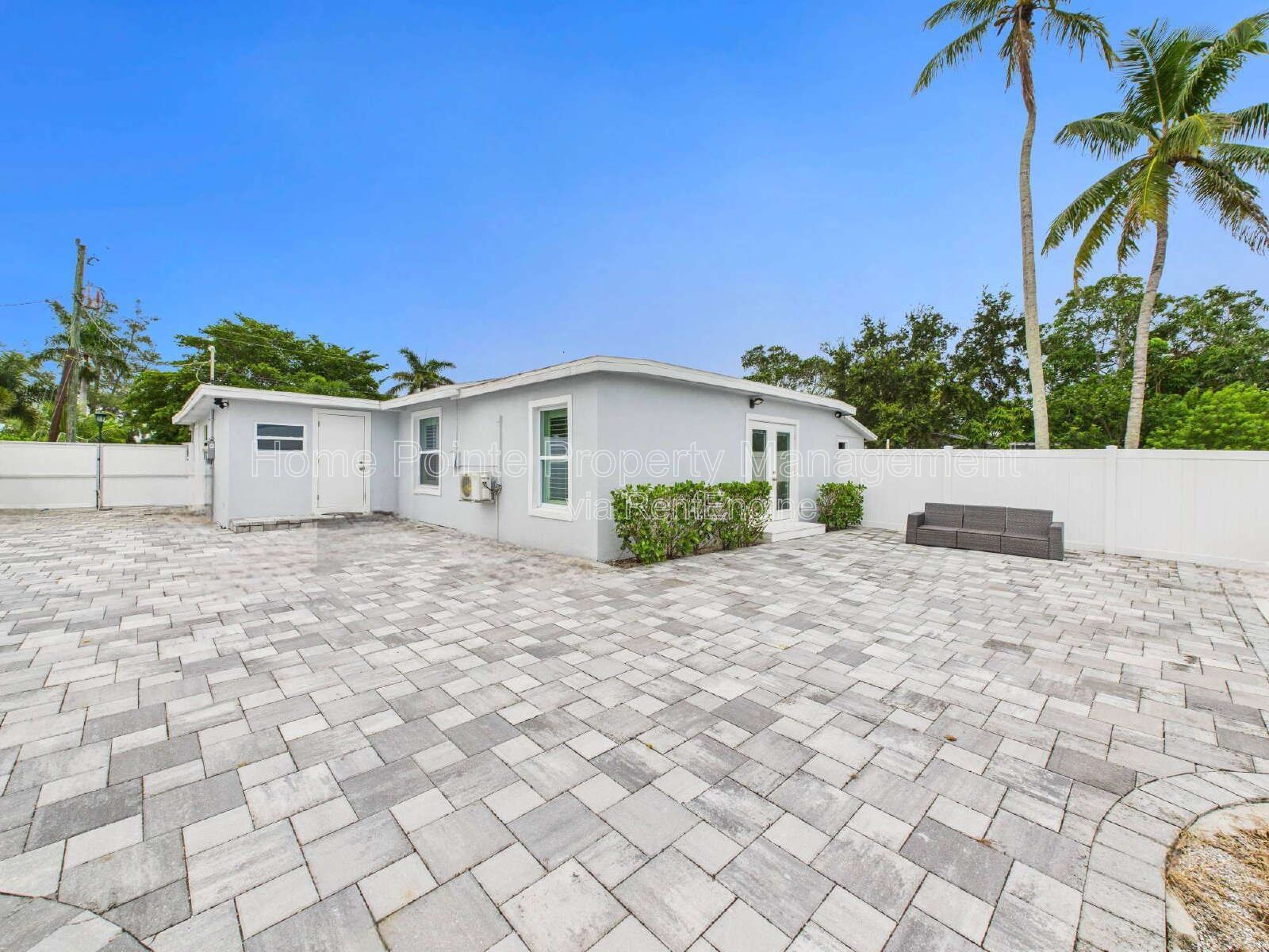 Bright & Pet-Friendly 2BR Home in River Park – Available May 1, 2026 (Yearly Lease) property image