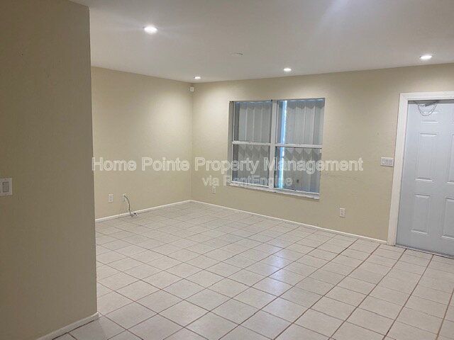 Charming 3 Bedroom, 2 Bath Duplex with Granite Counters and Stainless Appliances property image