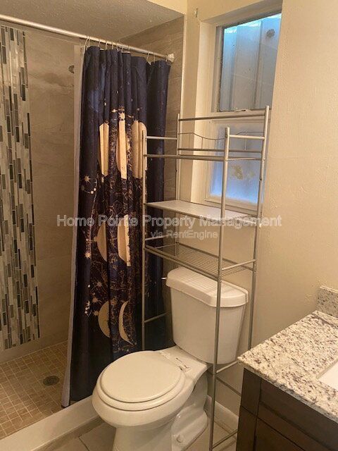 Charming 3 Bedroom, 2 Bath Duplex with Granite Counters and Stainless Appliances property image