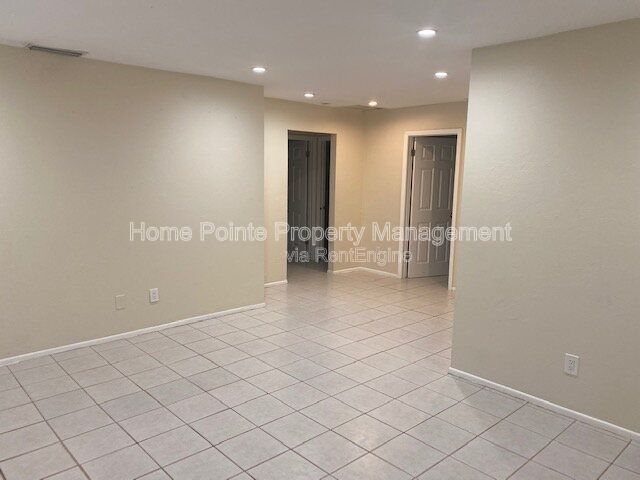Charming 3 Bedroom, 2 Bath Duplex with Granite Counters and Stainless Appliances property image